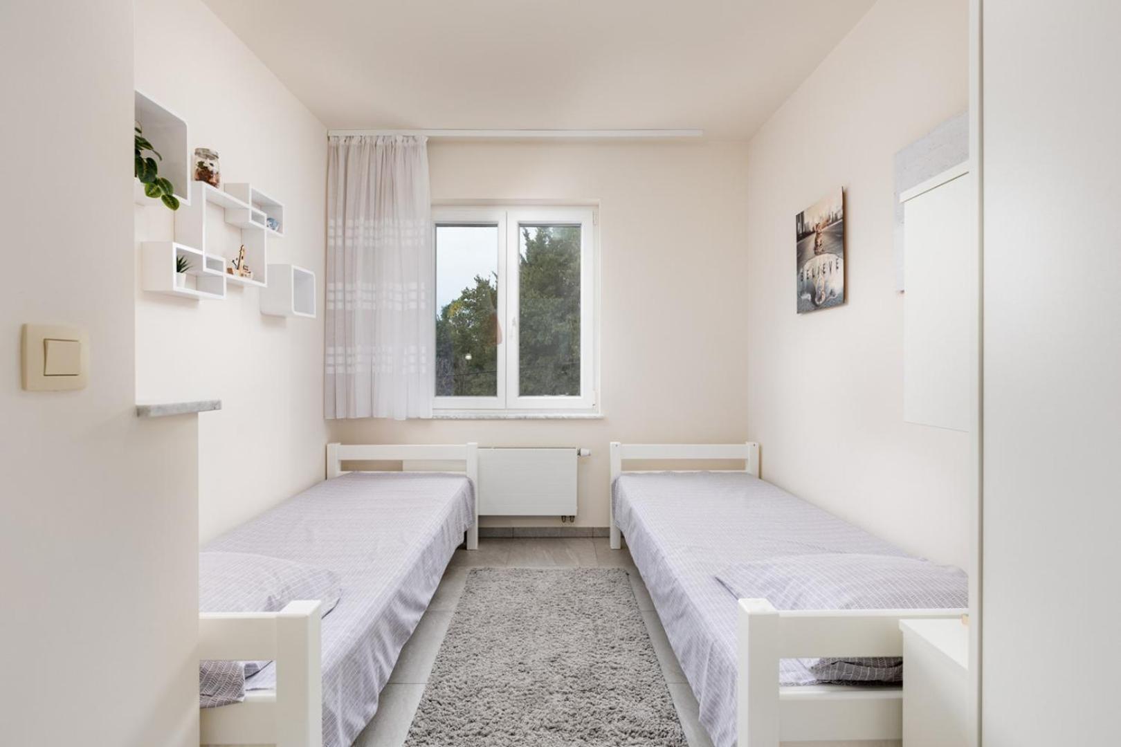 Apartments Pivas Malinska Kültér fotó