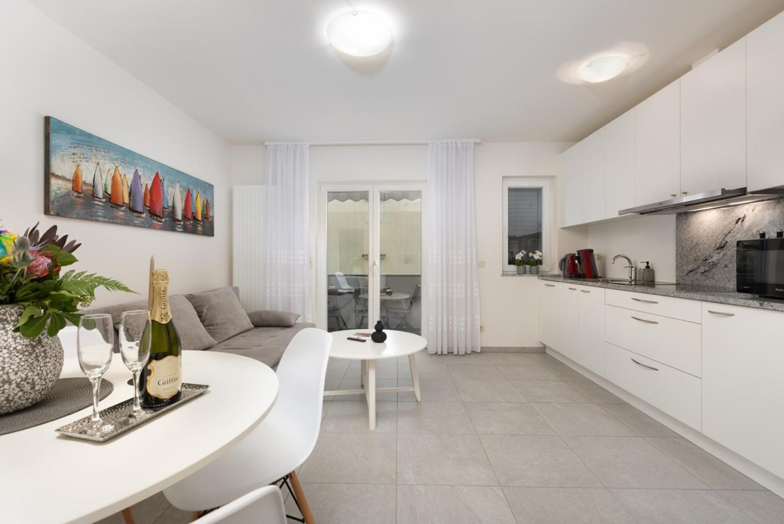 Apartments Pivas Malinska Kültér fotó